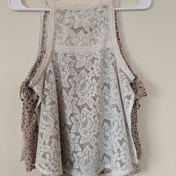 Lace tank with side tie - Picture 2 of 3